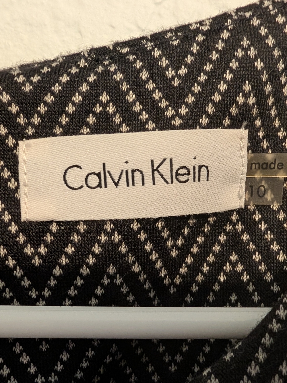 Calvin Klein NWT Black and White Chevron Midi Dress Size 10 Zippered Pockets - Picture 5 of 6